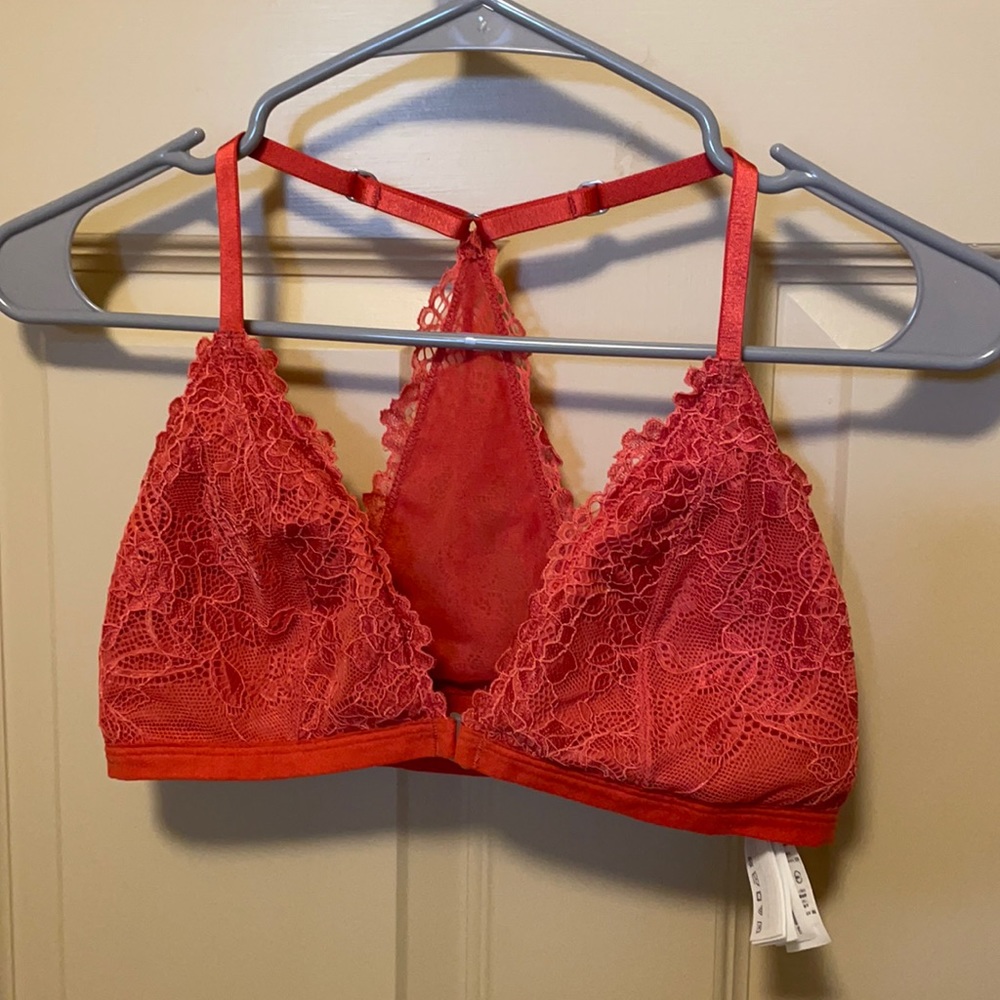 Red, Razorback bralette